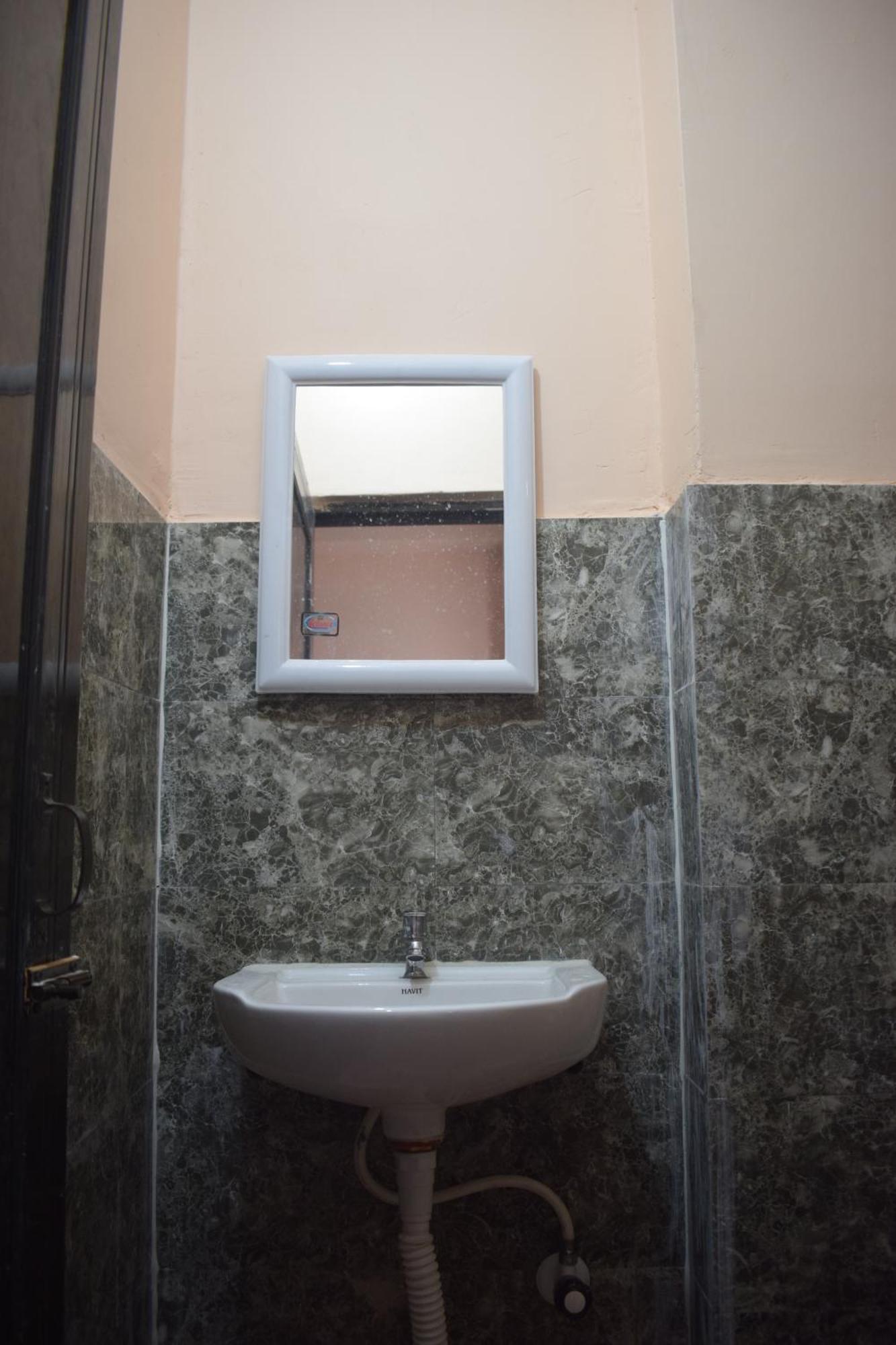 Maddy'S Guest House Гувахати Экстерьер фото